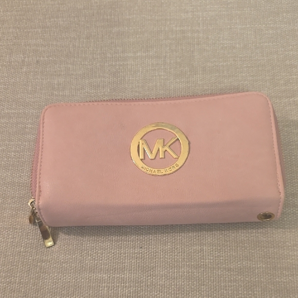 Michael Kors Handbags - Michael Kors INSPIRED Pink Wallet with Gold Logo and Zipper Closure